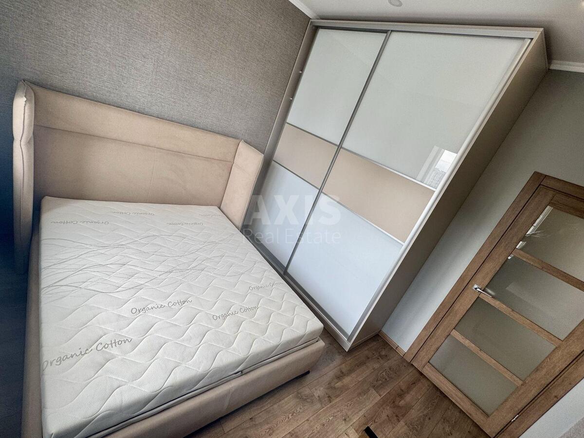 1k apartment vul. Dragomyrova Myhajla 4Б7