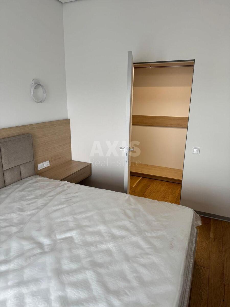 1k apartment vul. Degtjarivs'ka 170