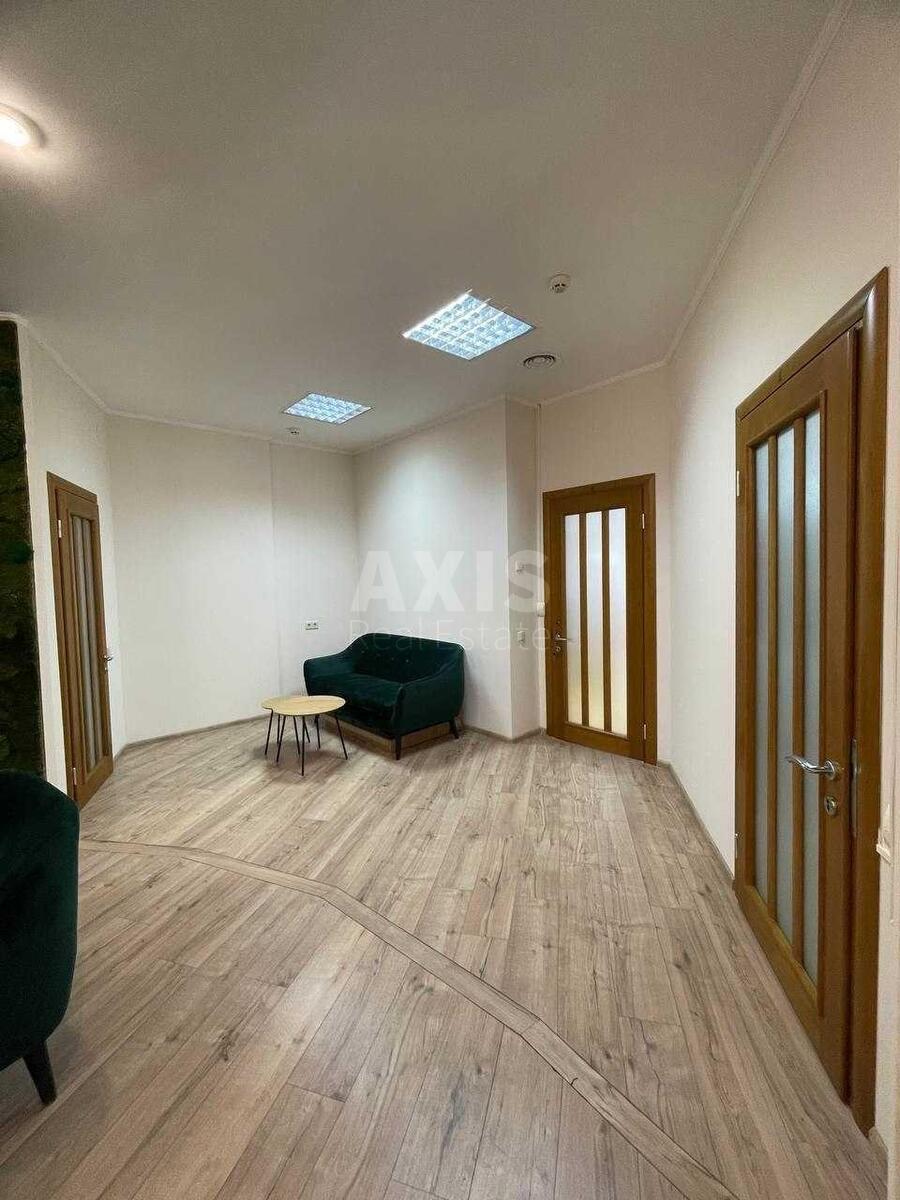 Office vul. Jevgena Konoval'cja 36Б, 136m21