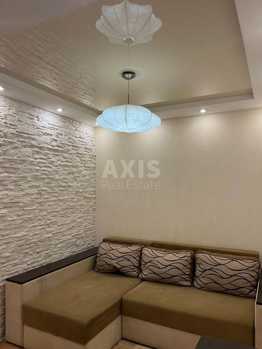 3k apartment vul. Bulahovs'kogo Akademika 5Б3