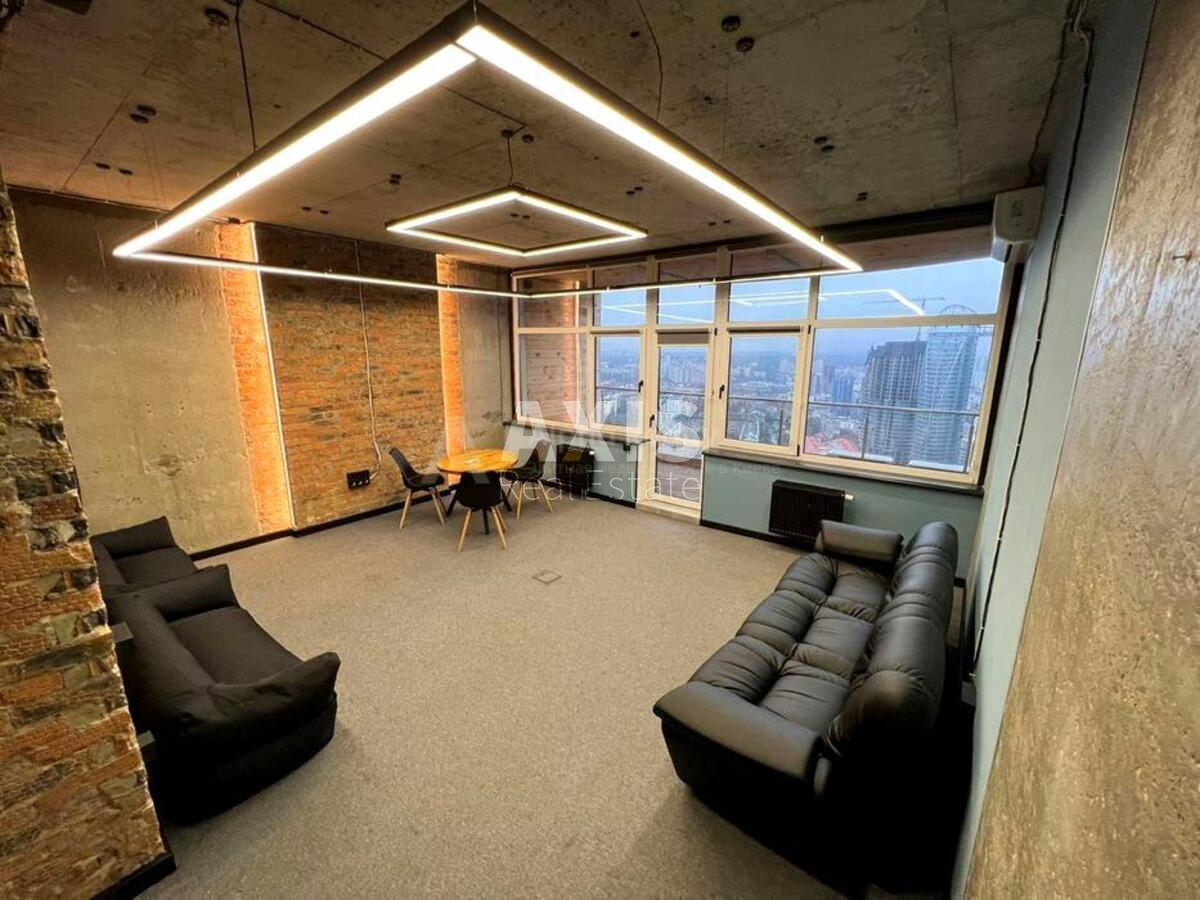 Office vul. Jevgena Konoval'cja 44А, 237m2593872