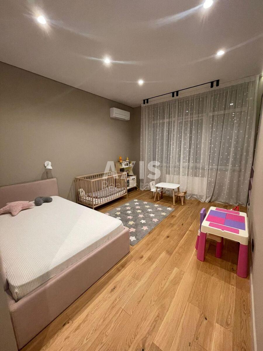 4k apartment nab. Dniprovs'ka 14571807