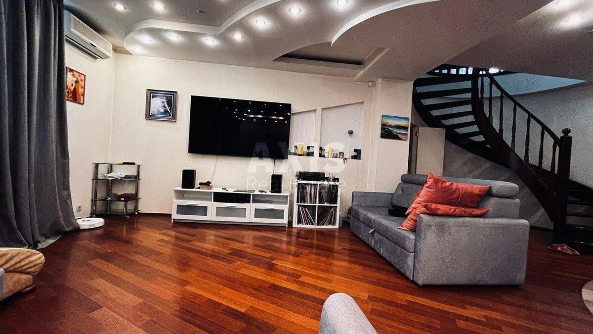 4k apartment vul. Antonovycha 1400