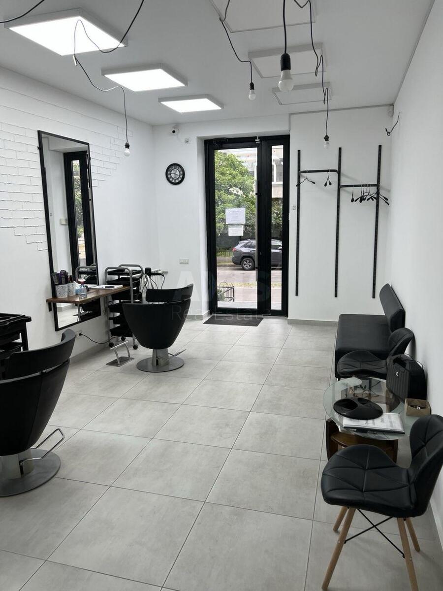 Trade object vul. Bazhova 13/9, 60m2613832