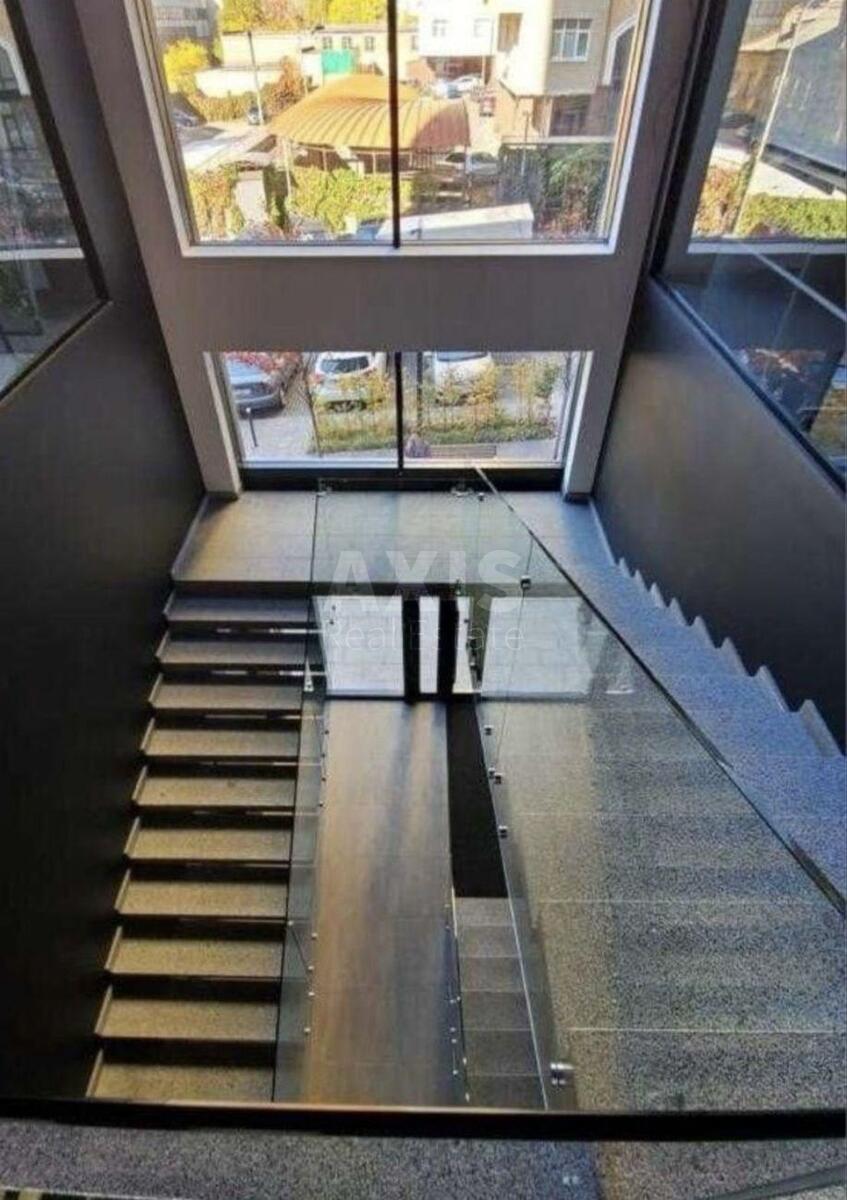 Office vul. Antonovycha 74, 680m26136115