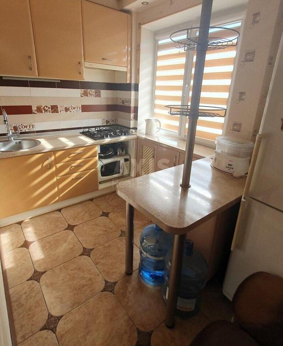 3k apartment vul. Bereznjakivs'ka 14А