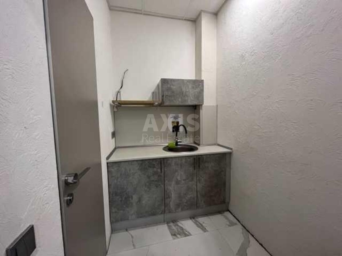 Office vul. Jevgena Konoval'cja 34, 111m2611444