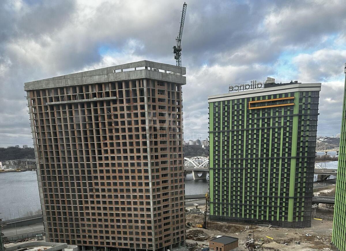 3k apartment nab. Dniprovs'ka 12