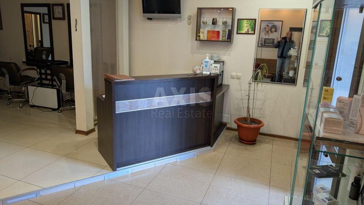 Объект торговли ул. Янгеля Академика 4, 126м23
