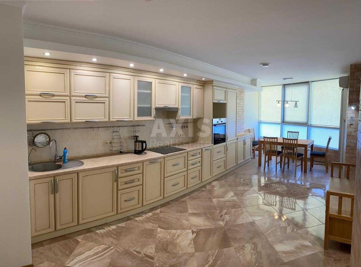 3k apartment vul. Yulia Zdanovska 46/1
