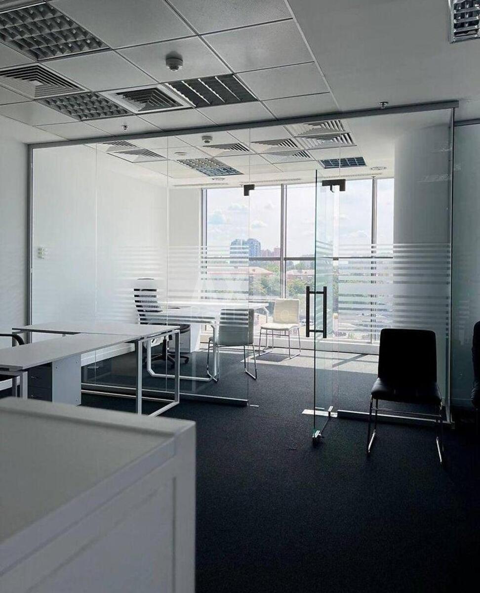 Office vul. Mechnykova 2, 140m20