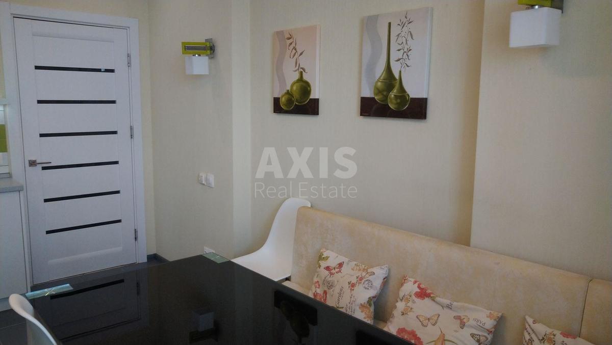 3k apartment vul. Bogdanivs'ka 7А15