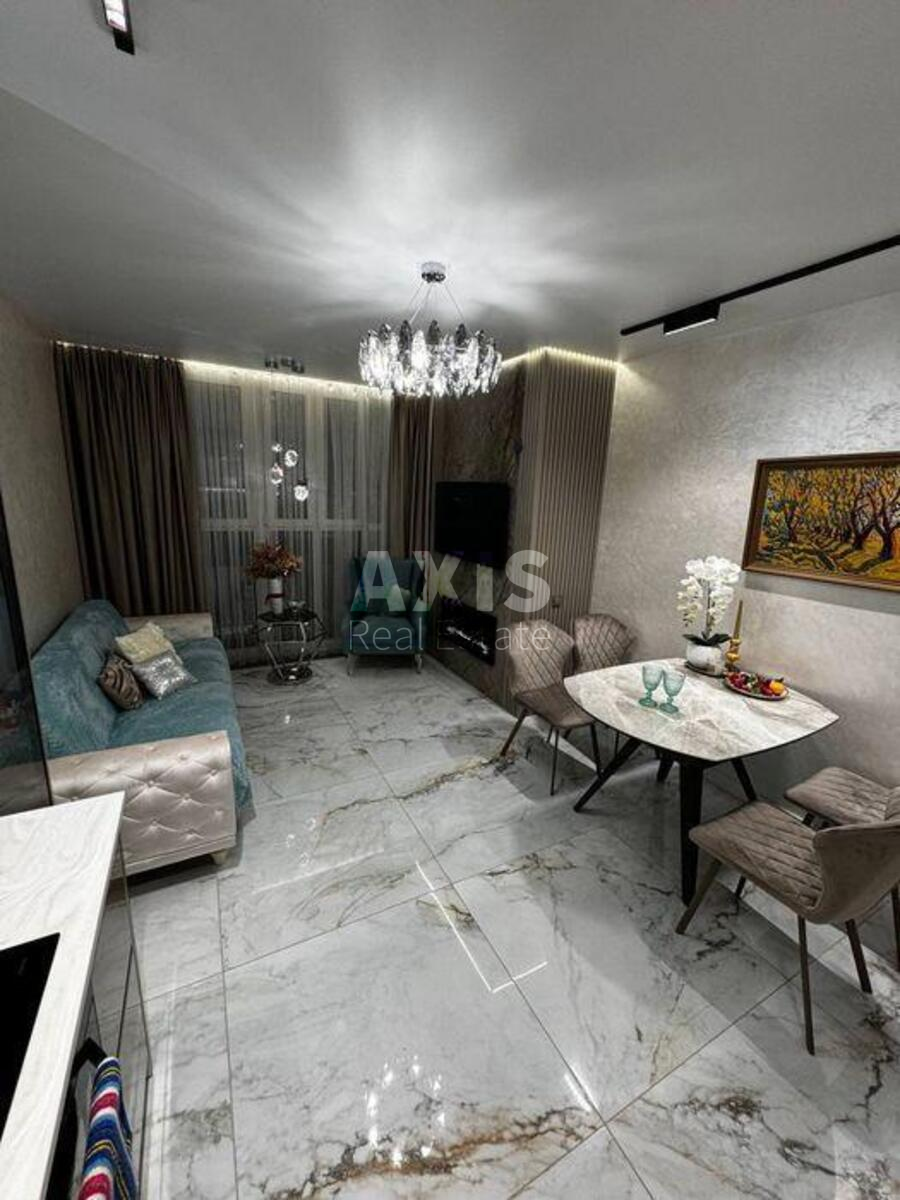 2k apartment vul. Mykil's'ko-Slobids'ka 1012