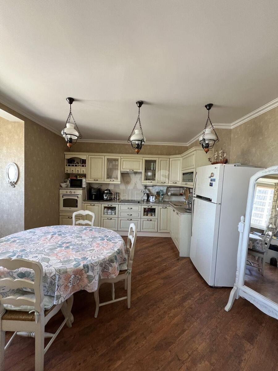 3k apartment nab. Dniprovs'ka 19А587580