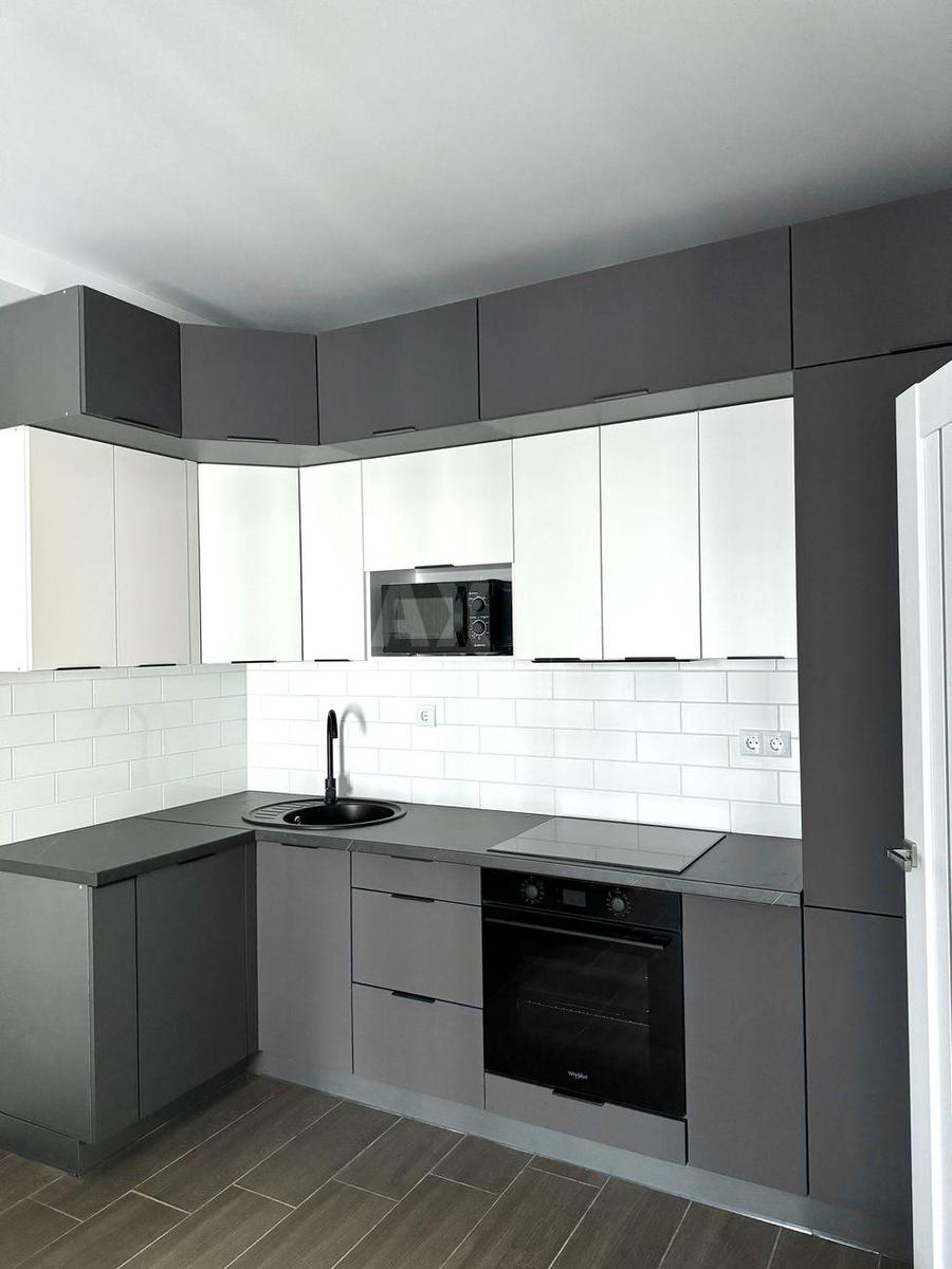 1k apartment vul. Myhajla Maksymovycha 26Б3