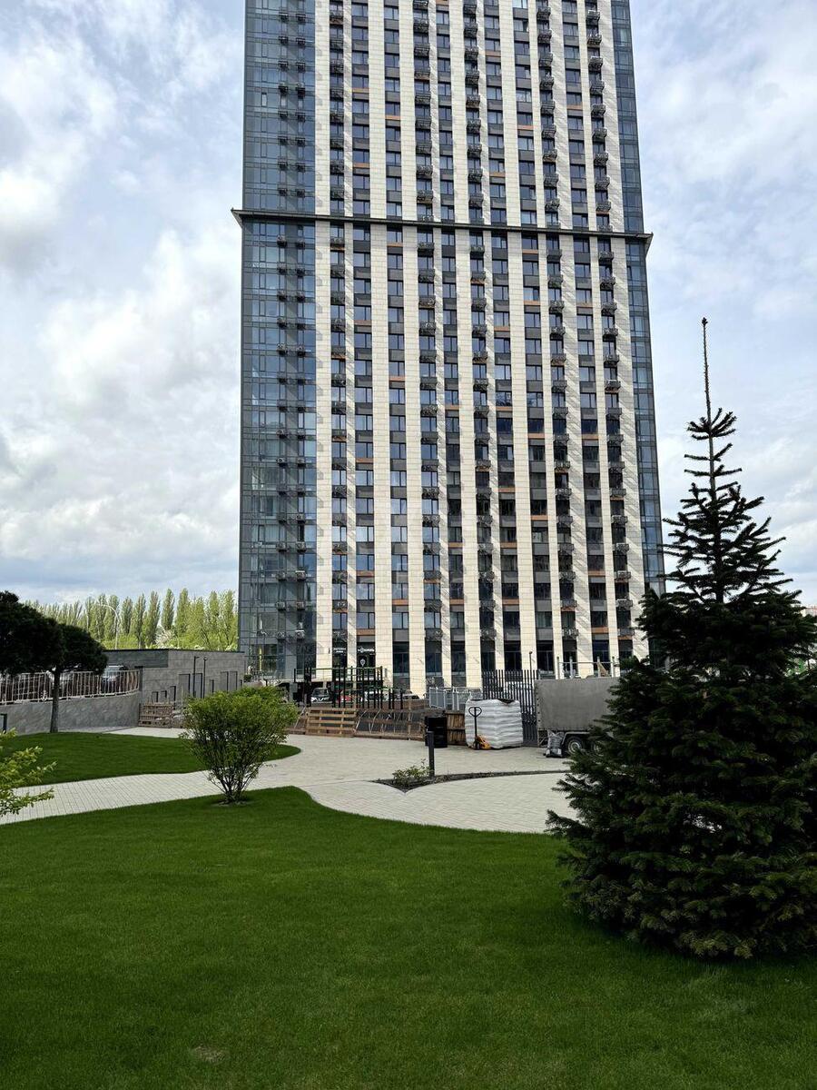 Объект сервиса ул. Заболотного Академика 1А, 70м2