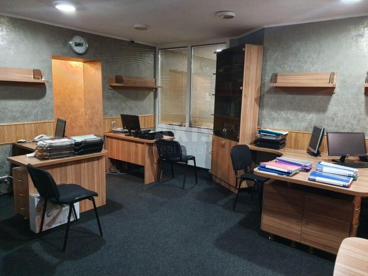 Office vul. Mezhygirs'ka 2А, 90m24