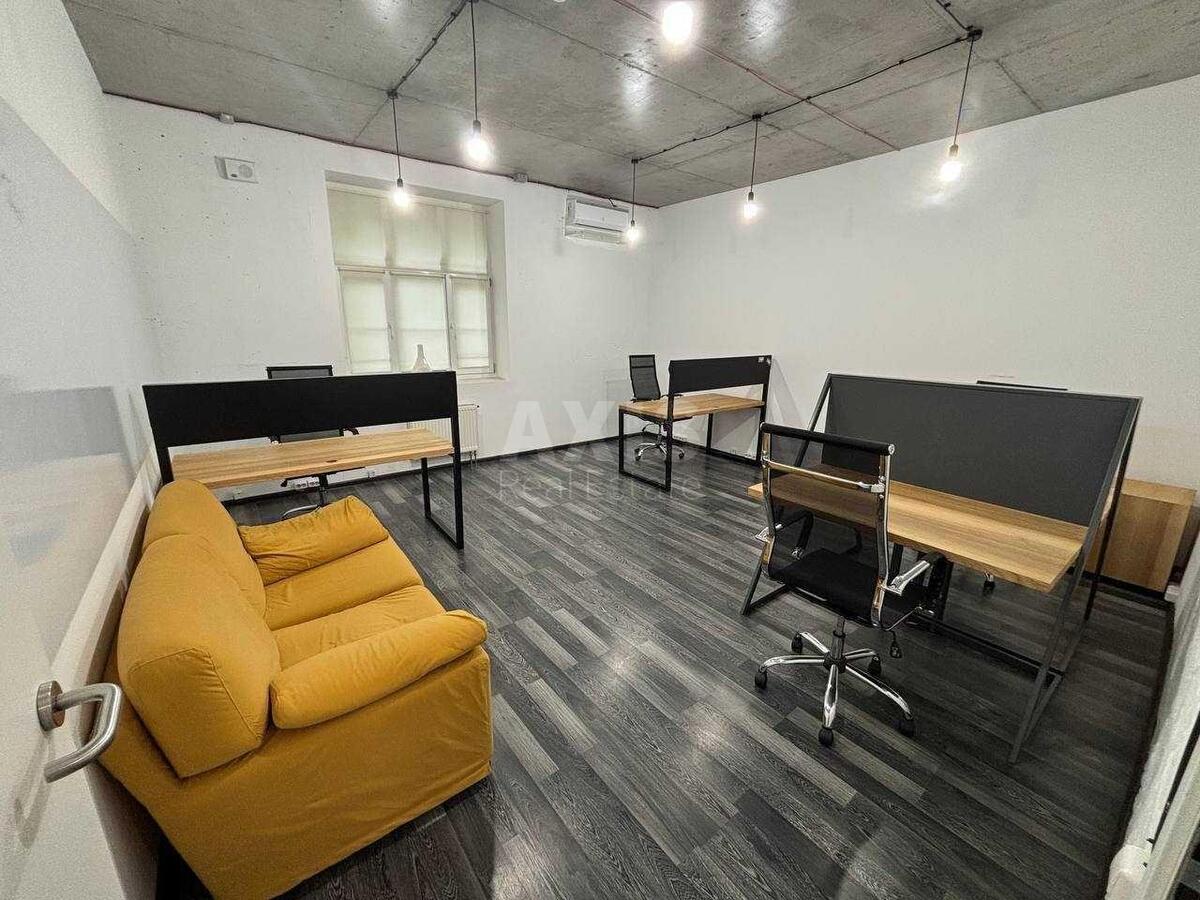 Office vul. Vozdvyzhens'ka 45, 112m21