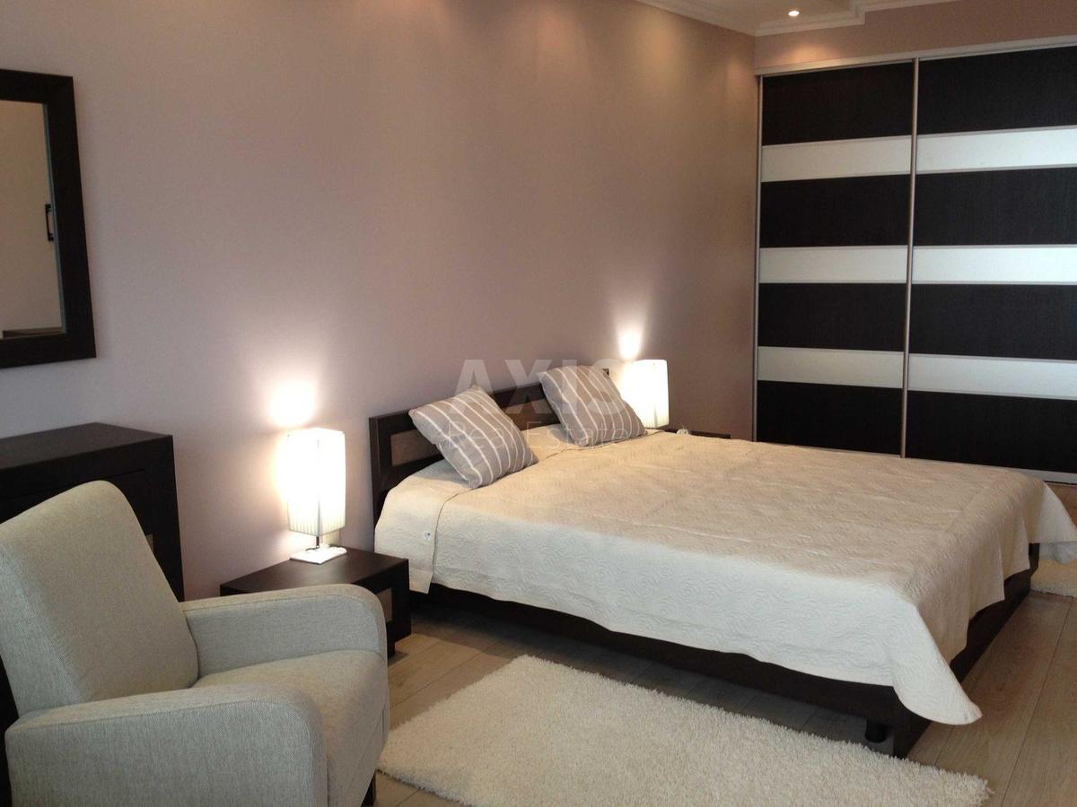 3k apartment vul. Mel'nykova 18Б4