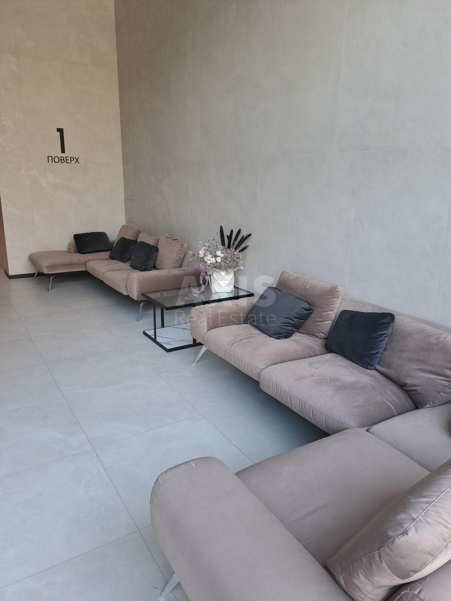 2k apartment vul. Uzhgorods'ka 4/19
