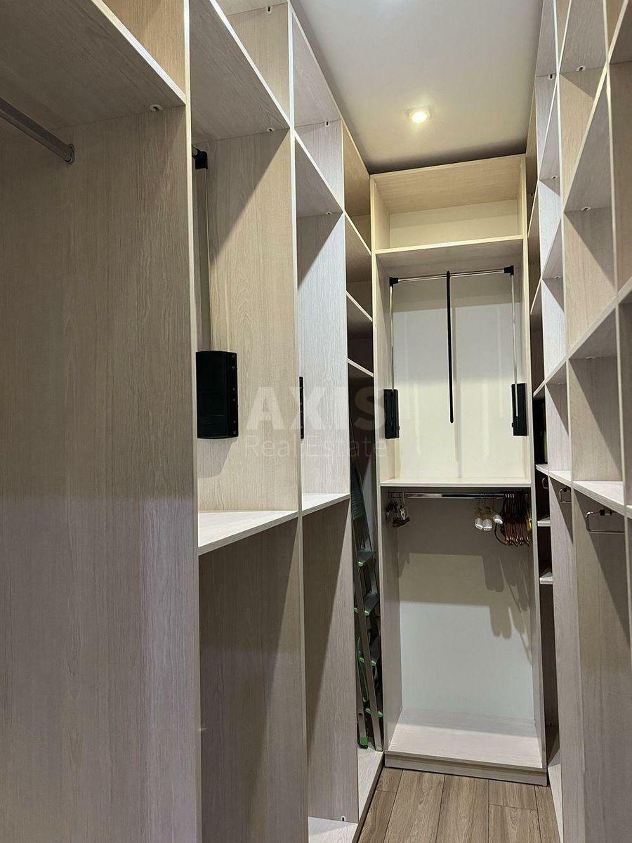 1k apartment vul. Dragomyrova Myhajla 205
