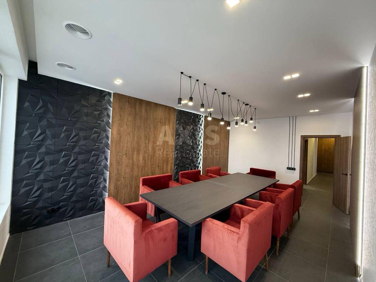Office uzv. Klovs'kyj 7А, 185m25