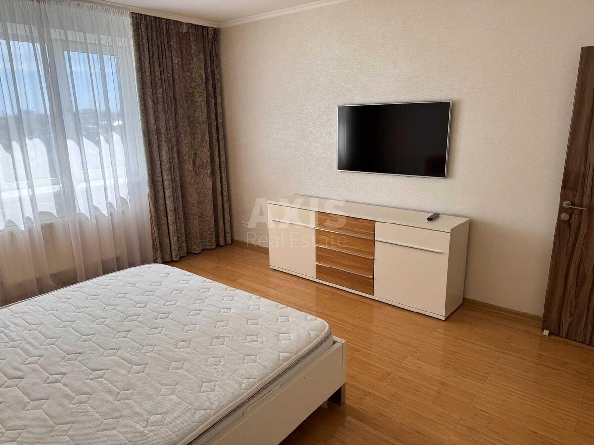 2к квартира ул. Голосеевская 13611638