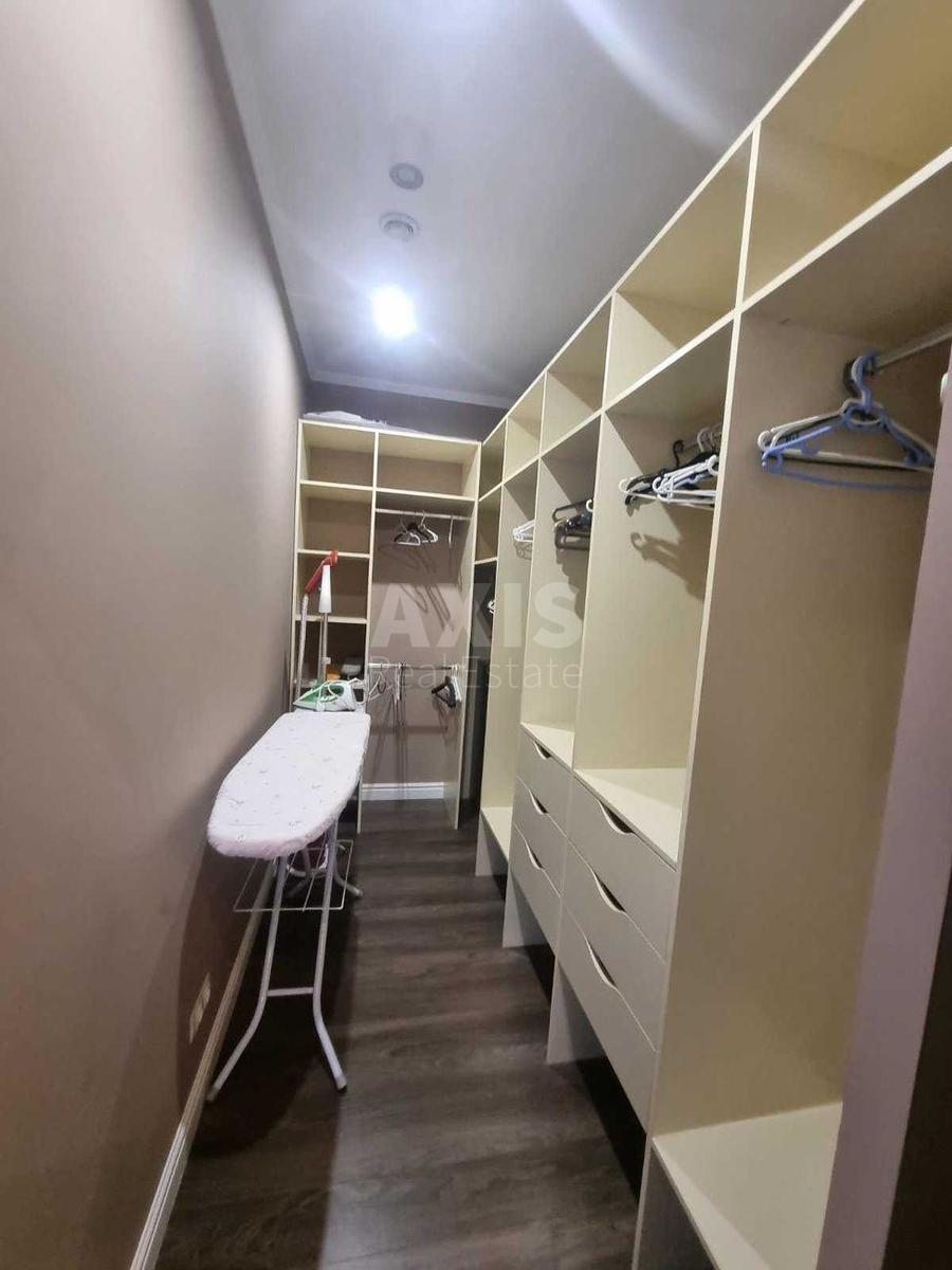 4k apartment vul. Parkovo-Syrec'ka 4В7
