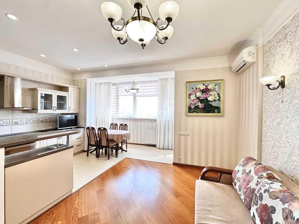 3k apartment vul. Jevgena Konoval'cja 44А624821