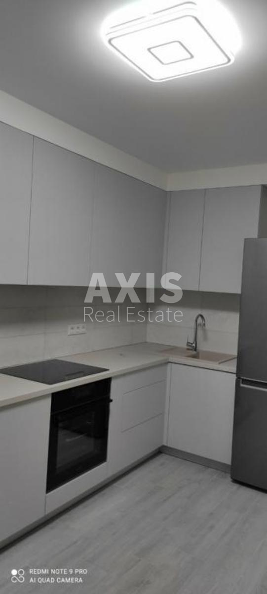 1k apartment vul. Ahmatovoi' Anny 30