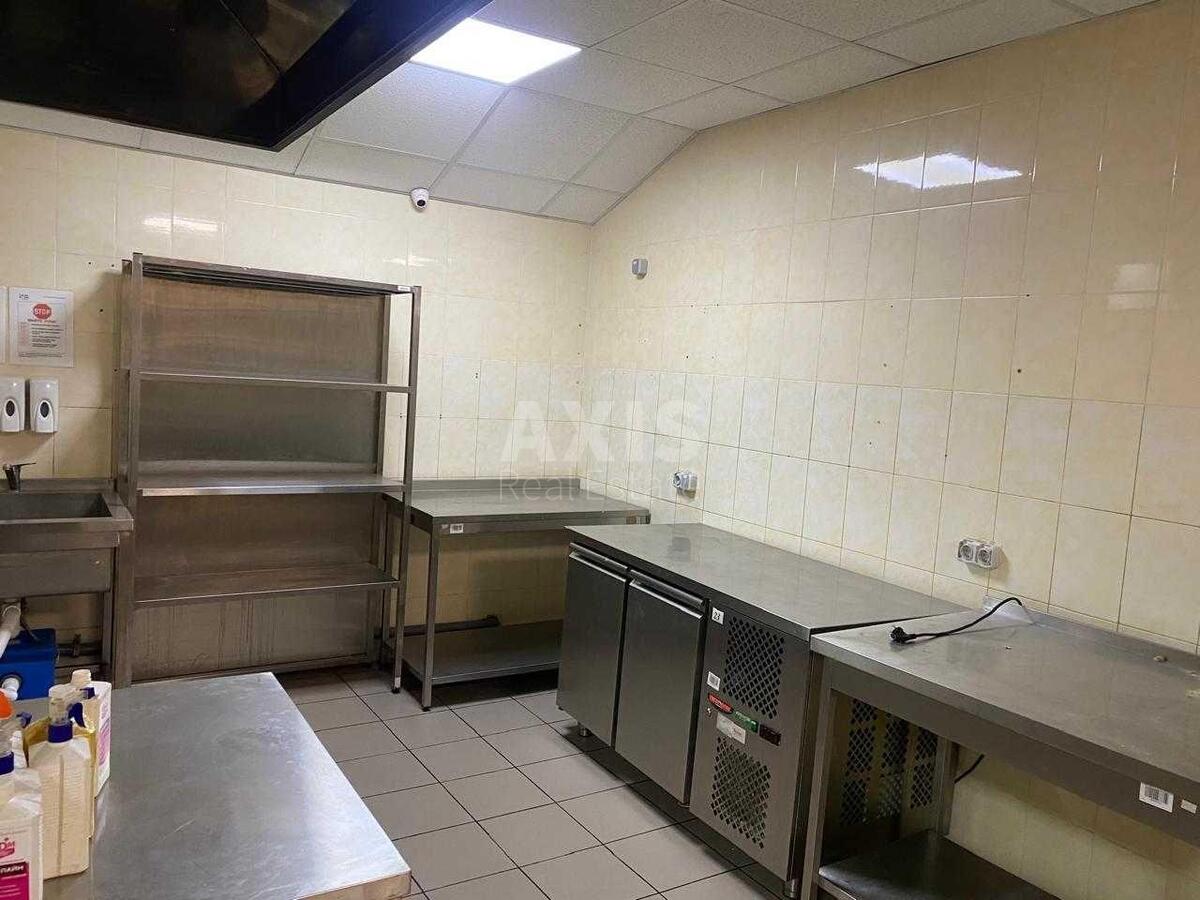 Service object vul. Vasylivs'ka 32, 400m2618905