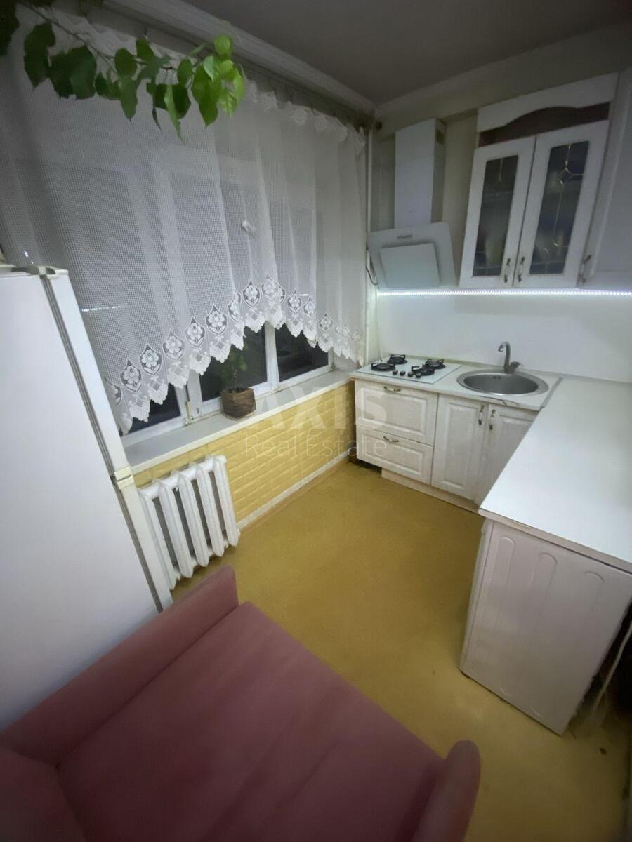 1k apartment vul. Grechka Marshala 8А0