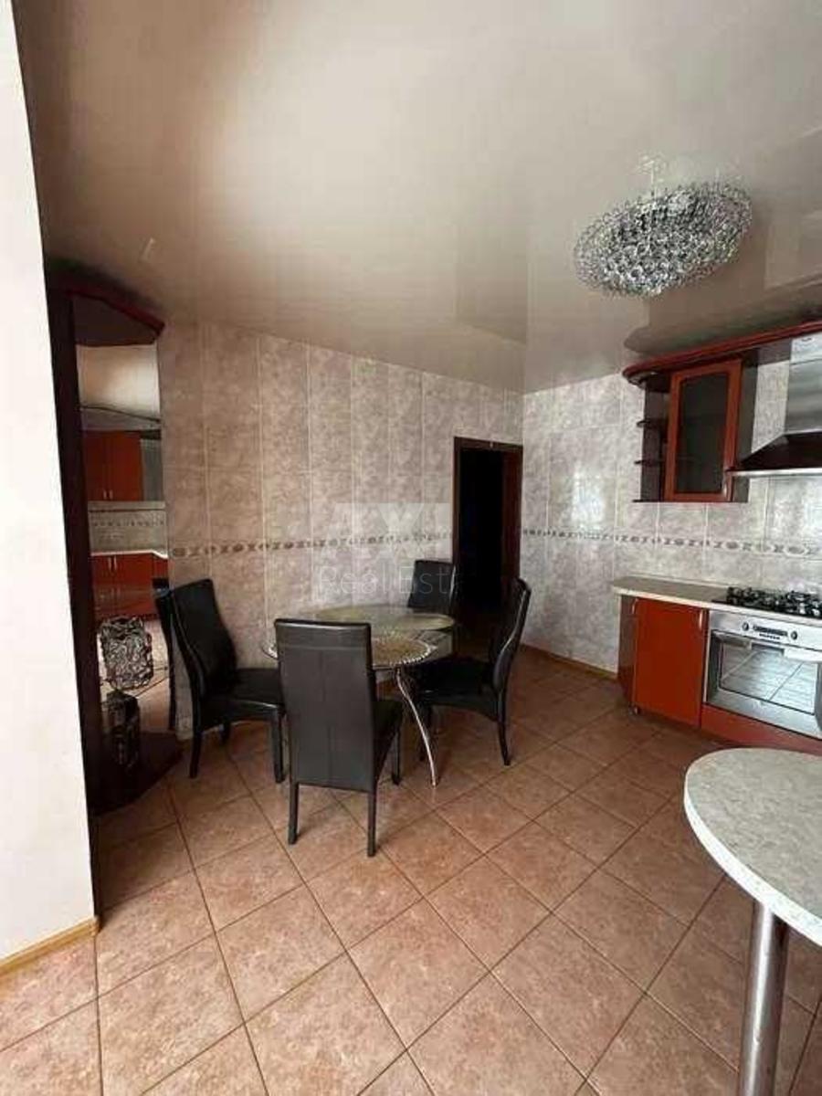 2k apartment vul. Urlivs'ka 53