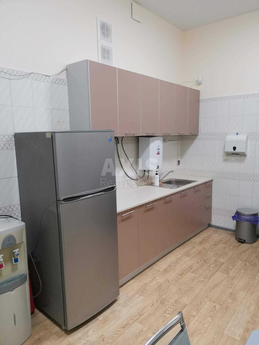 Office vul. Ljuterans'ka 28/19, 180m24