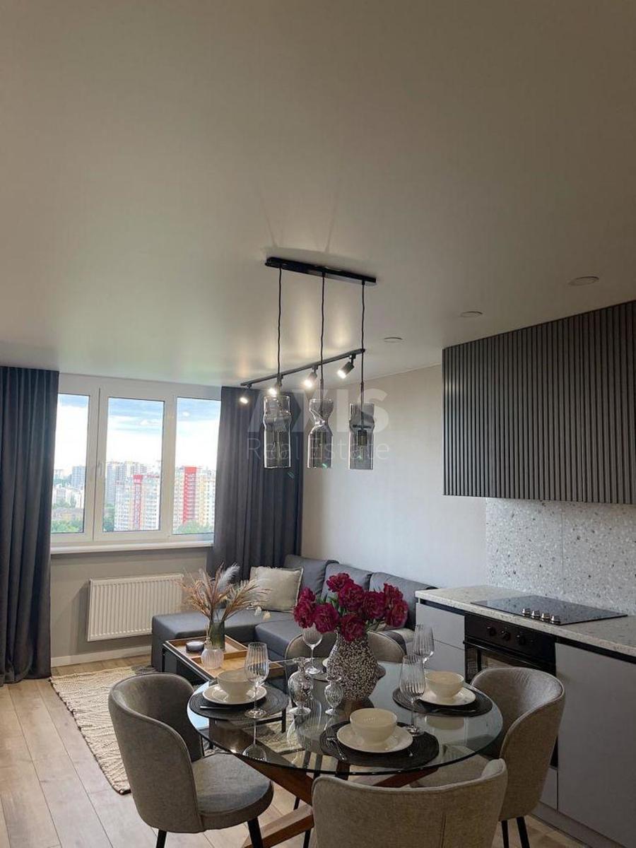 1k apartment vul. Myhajla Maksymovycha 32