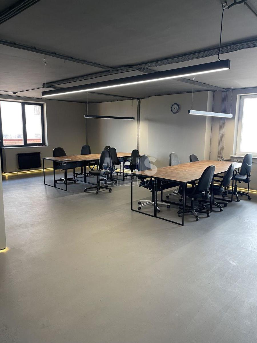 Office vul. Dilova 1/2, 120m2383553