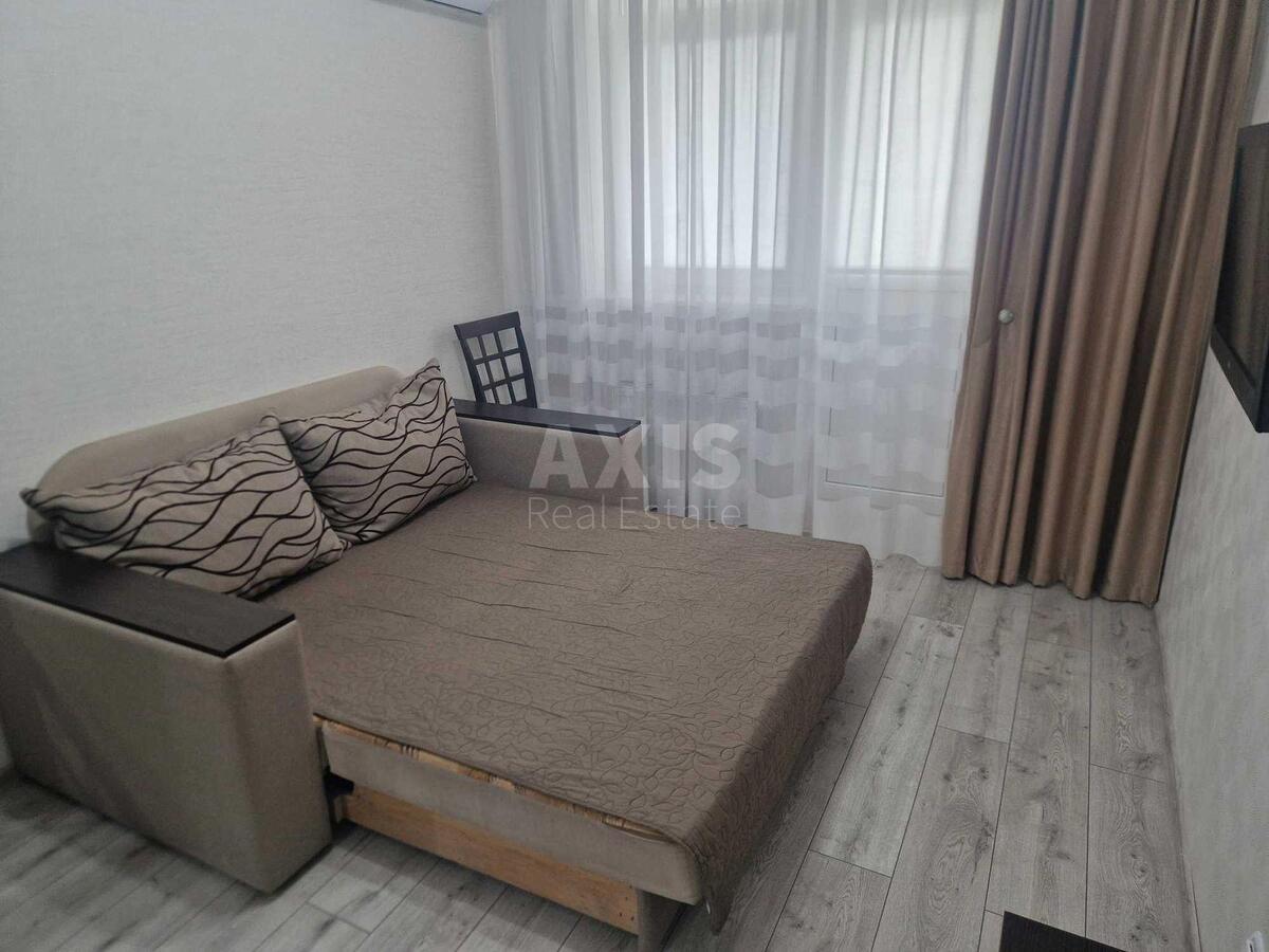 1k apartment nab. Dniprovs'ka 17А2