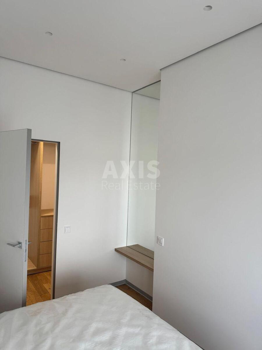 1k apartment vul. Degtjarivs'ka 172
