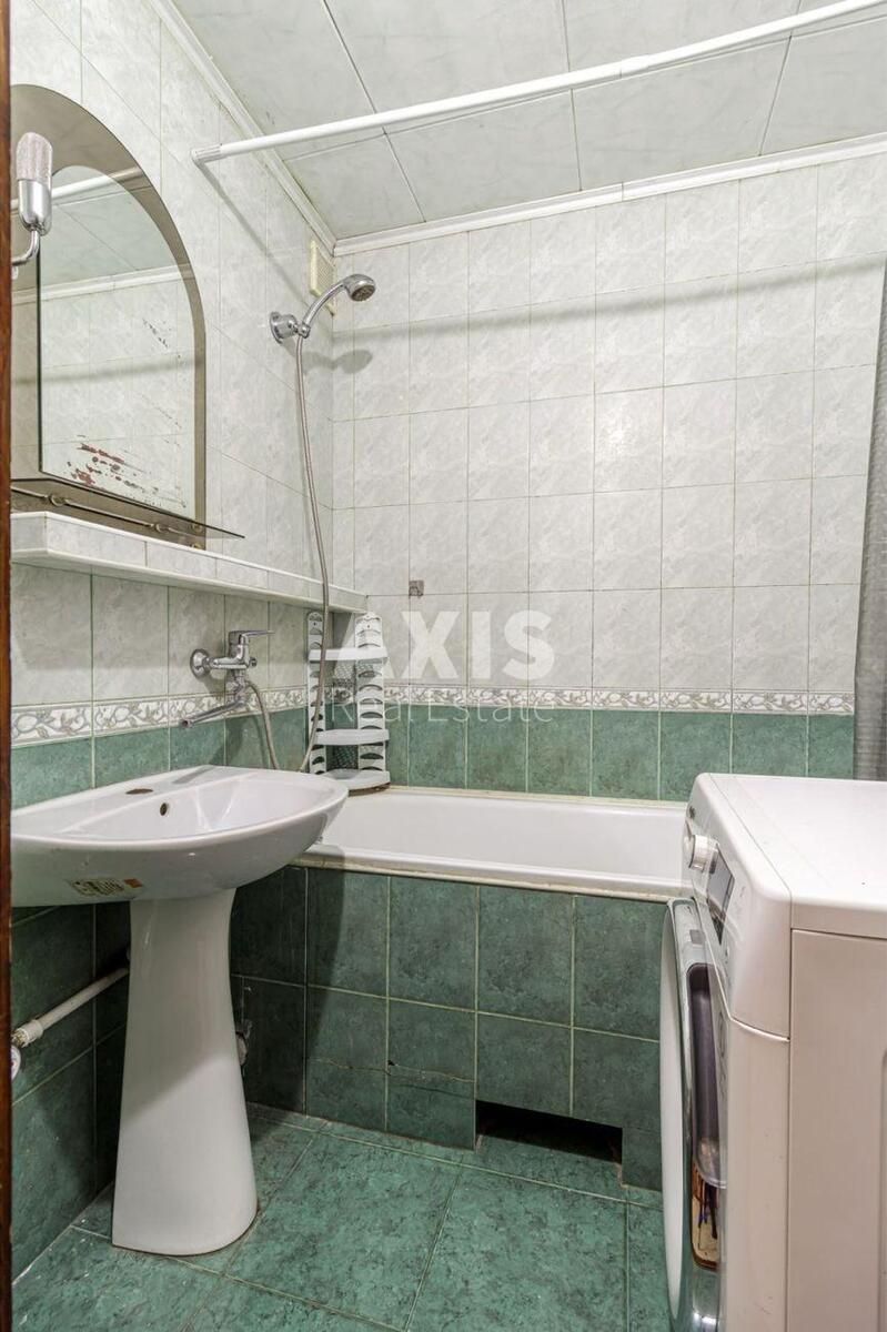 3к квартира ул. Ахматовой Анны 16В5800613