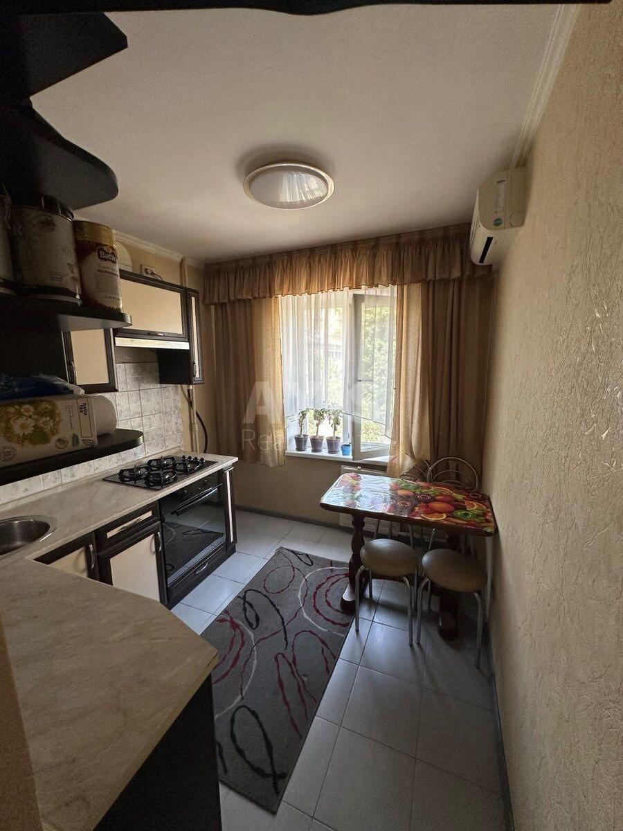 1k apartment vul. Zhyljans'ka 76