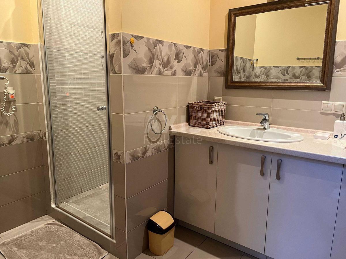 3k apartment vul. Mel'nykova 18Б5