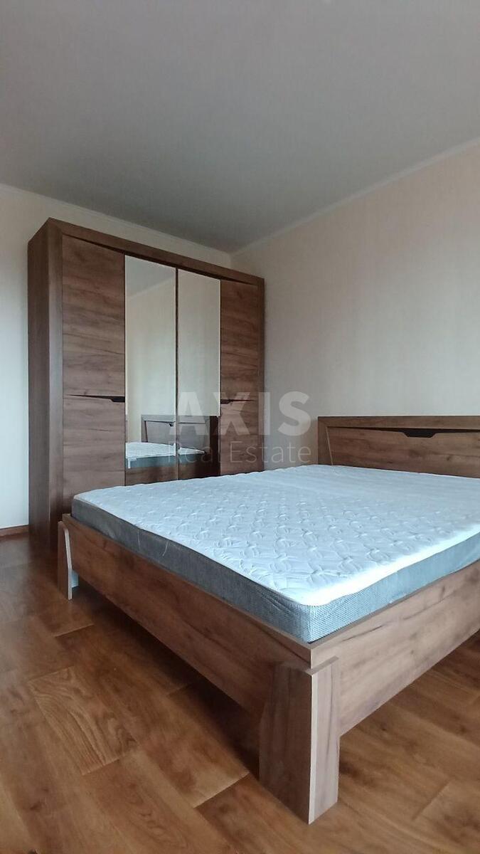 2к квартира ул. Ревуцкого 545