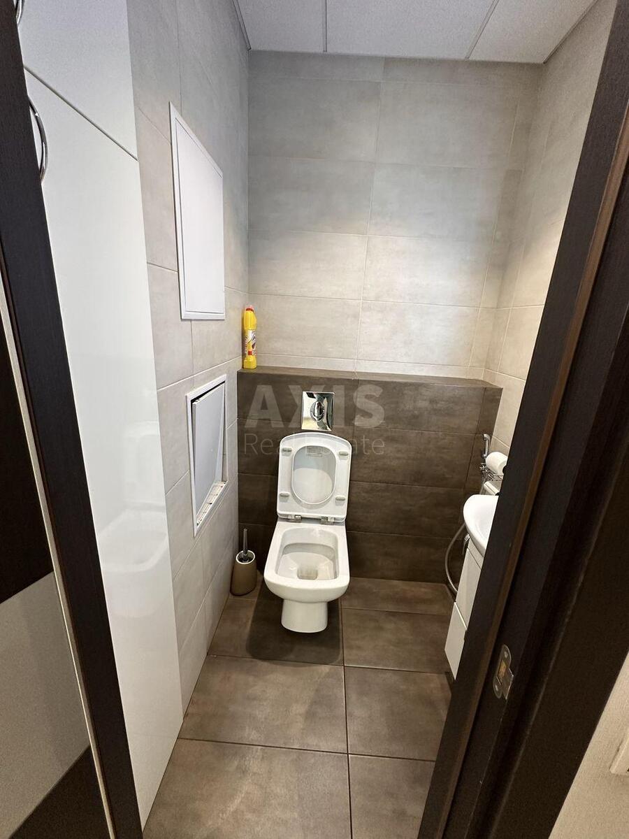 Office vul. Vasylya Tyutyunnyka 37/1, 224m26133410