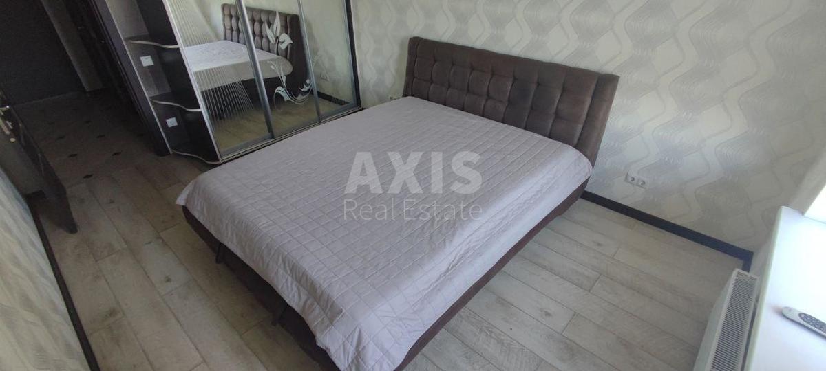 1k apartment nab. Dniprovs'ka 185