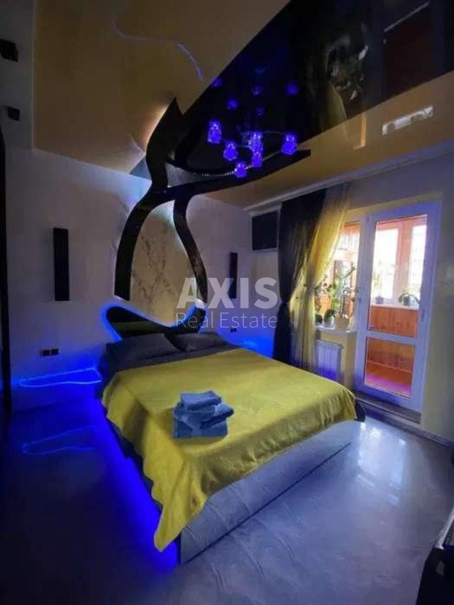 2к квартира ул. Ахматовой Анны 43296881