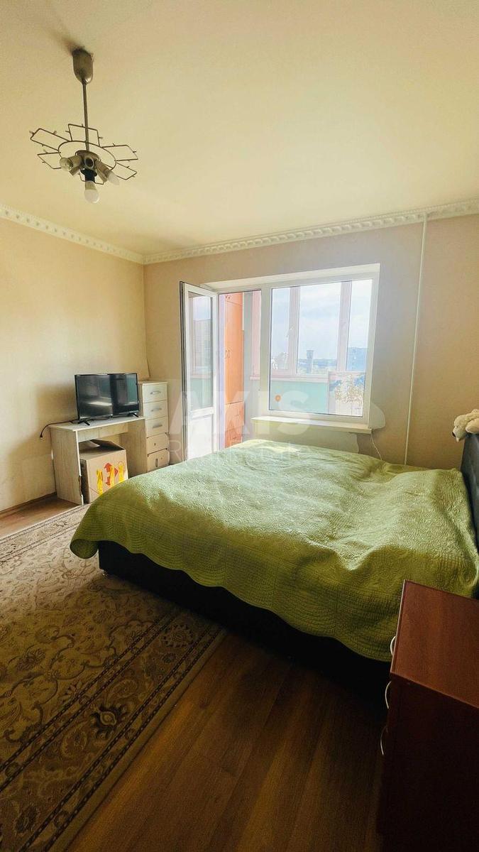 1k apartment vul. Zroshuval'na 3Б3