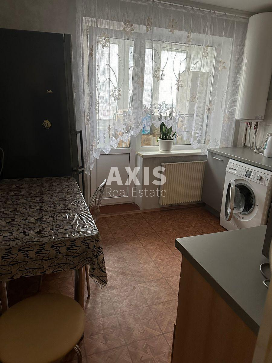 1k apartment vul. Lypkivs'kogo Vasylja Mytropolyta 321