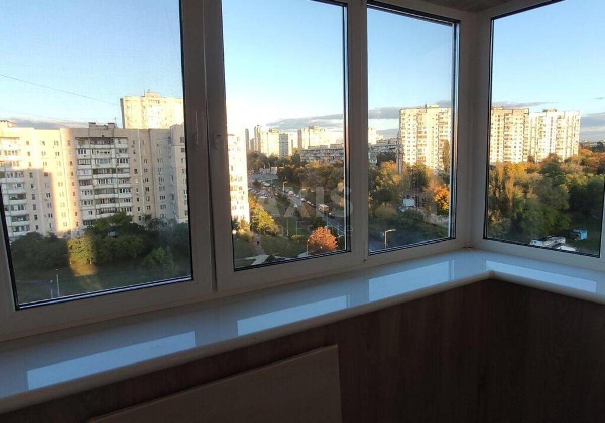 3k apartment vul. Pryluzhna 146065811