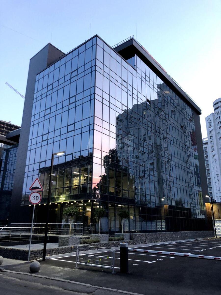 Trade object vul. Grushevs'kogo Myhajla 28/2, 70m2