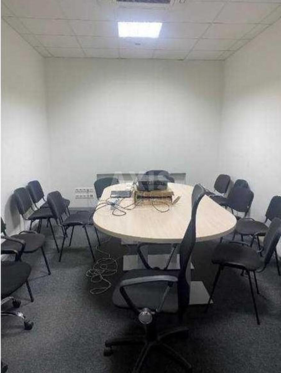 Office bul. Druzhby Narodiv 19, 475m21